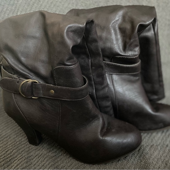 ELEANOR BOOTS Size 9 Brown - Picture 7 of 8